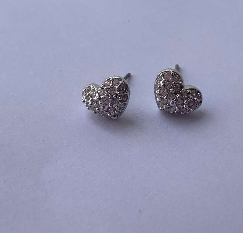 Earrings - Swarovski Heart Stud Earrings With Swarovski Crystals. Silver Plated #ML704