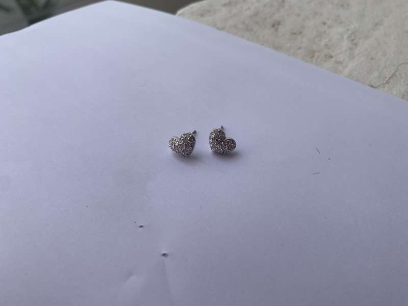 Earrings - Swarovski Heart Stud Earrings With Swarovski Crystals. Silver Plated #ML704