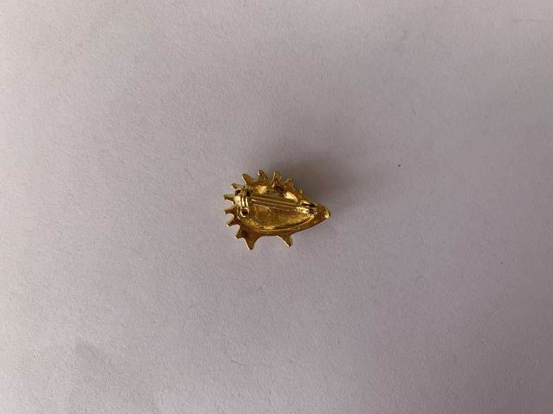 Gold Tone Hedgehog brooch with multi coloured stones #ML733 | Dimensions: 21mm x 15mm