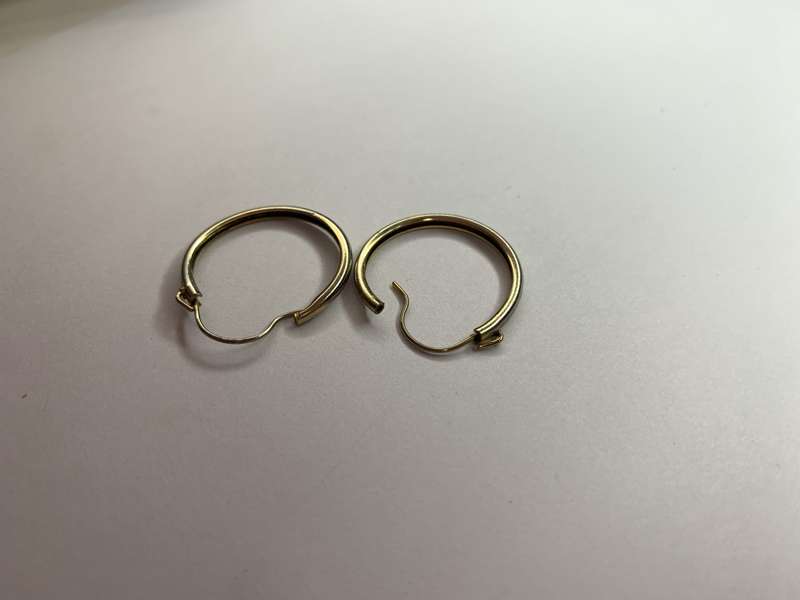 Gold Tone Tube Hoop Earrings #ML718 | Dimensions: 23mm D