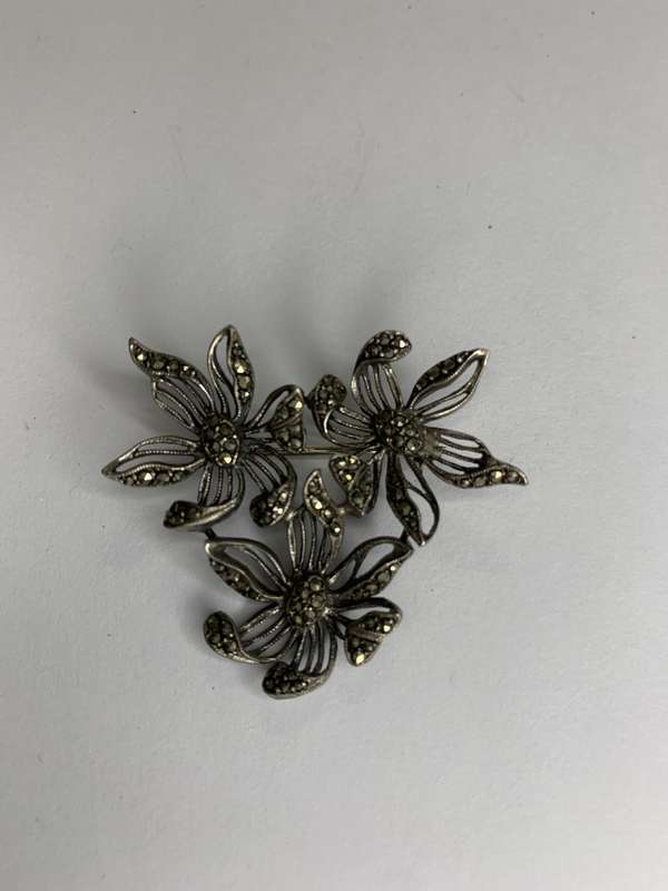 Brooch - Sterling Silver Marcasite 3 Flower Arrangement #ML747