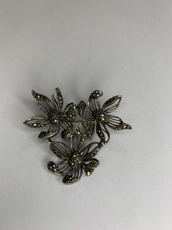 Brooch - Sterling Silver Marcasite 3 Flower Arrangement #ML747