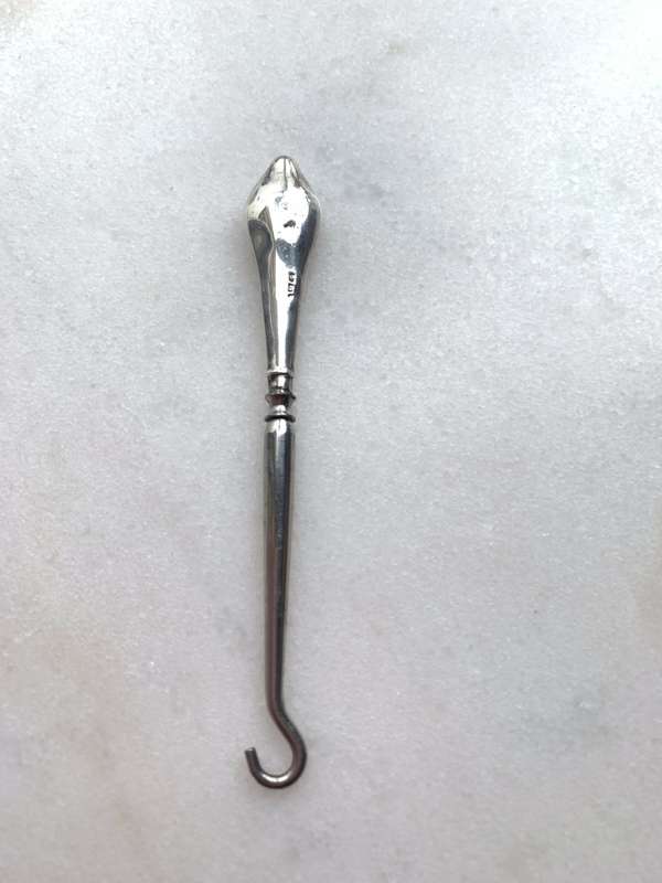 Antiques & Collectibles - Silver Button Hook Hallmarked Chester 1906 #ML762 R495.00 | Dimensions:...