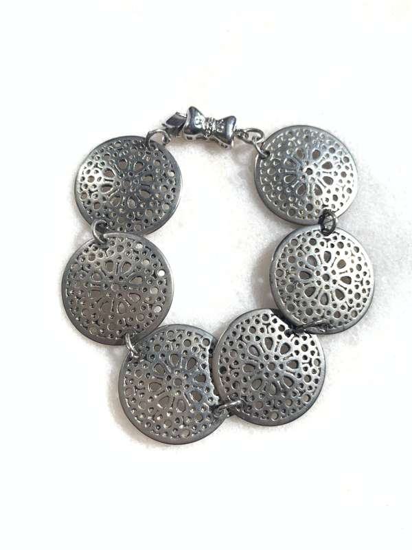 Bracelet - 6 Large Round Patterned Pendants. Silver Colour #ML841