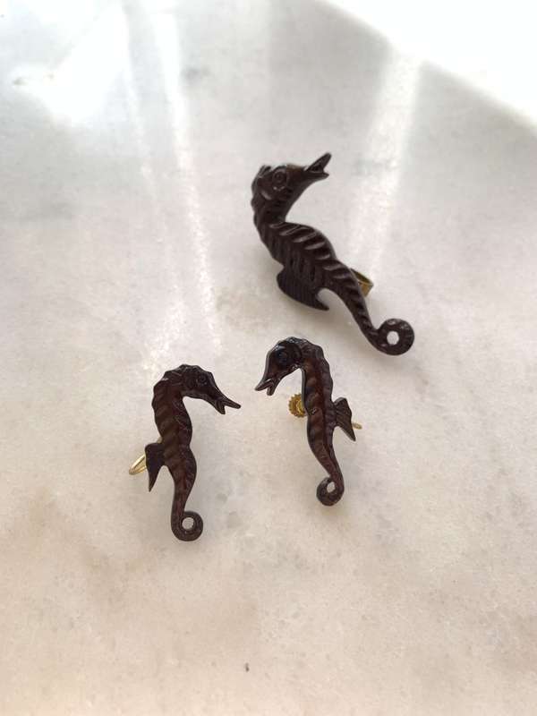 Plastic Seahorse Brooch & Earrings Set. Brown Colour #ML862  | Dimensions: Brooch is 57mm x 23mm,...