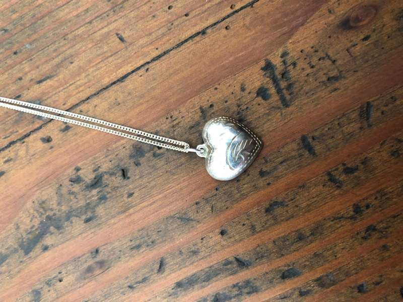 Necklace - Vintage Sterling Silver Heart Pendant on Silver Chain #ML781