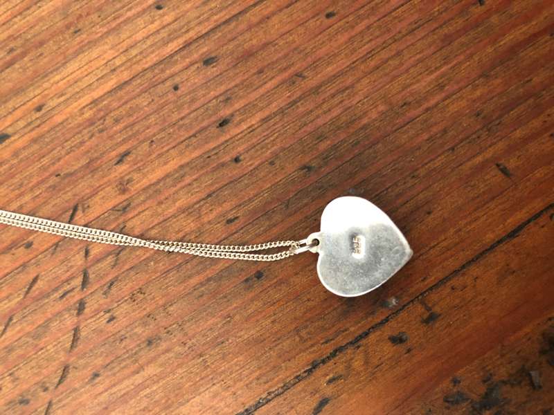 Necklace - Vintage Sterling Silver Heart Pendant on Silver Chain #ML781