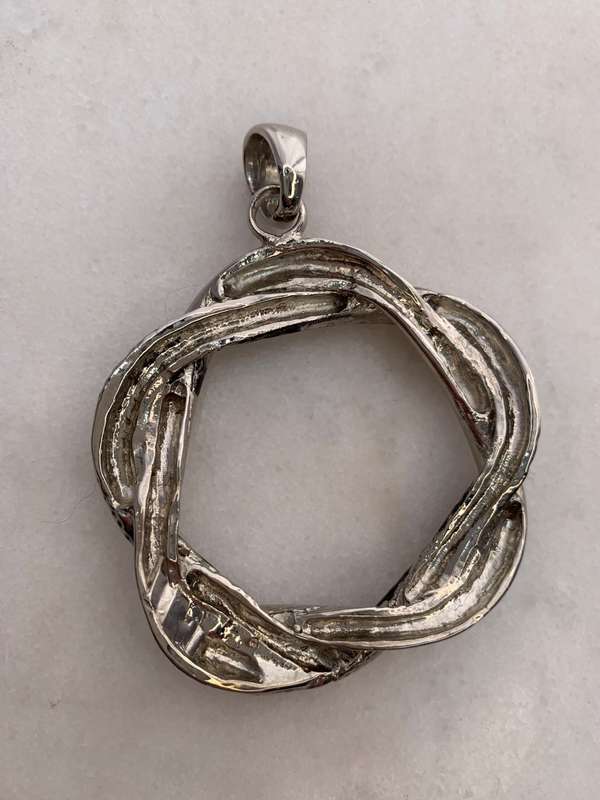 Pendant - Silver Plated Large Pendant with Interlooping Design, Round Stone Off Centre #ML949 R22...