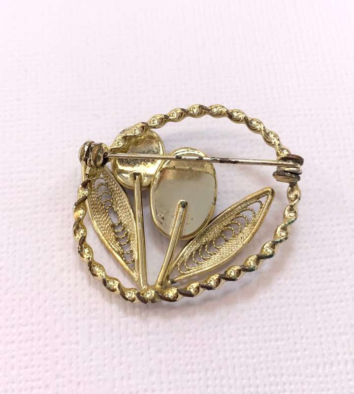 Brooch - Flowers and leaves With Surrounding Circle. Tigers Eye Stones #ML1041 R199.00 | Dimensio...
