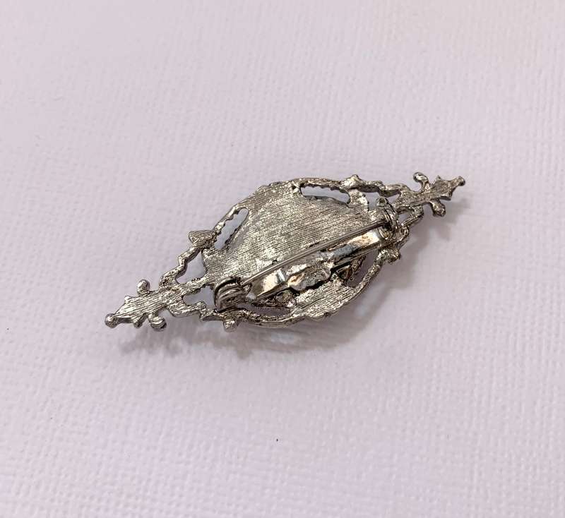 Brooch - Vintage Silver Colour With Central Large Oval Hematite Stone #ML1065 R395.00 | Dimension...