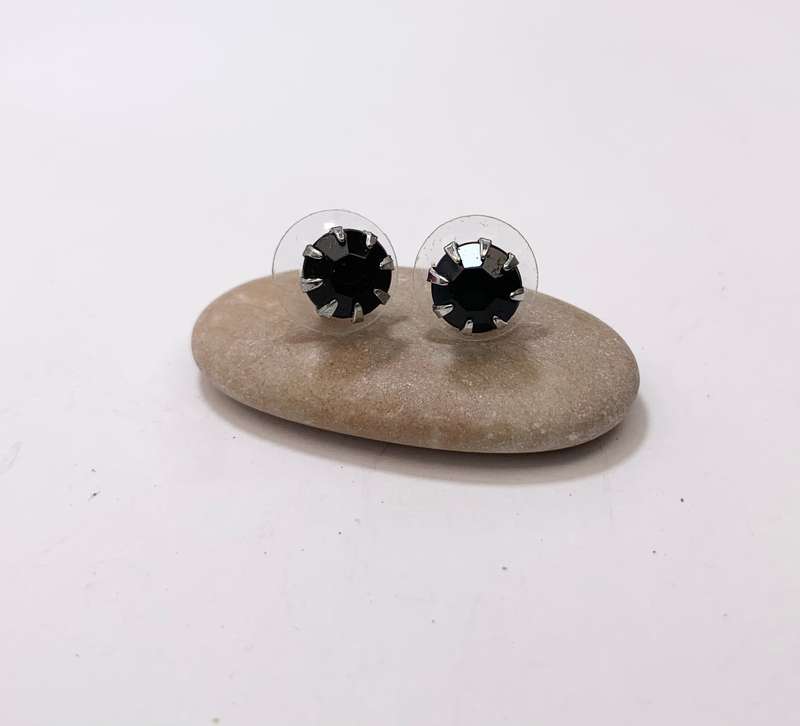 Earrings - Silver Colour Claw Studs With Black Stone #ML809 R295.00 | Dimensions: 17mm x 8mm