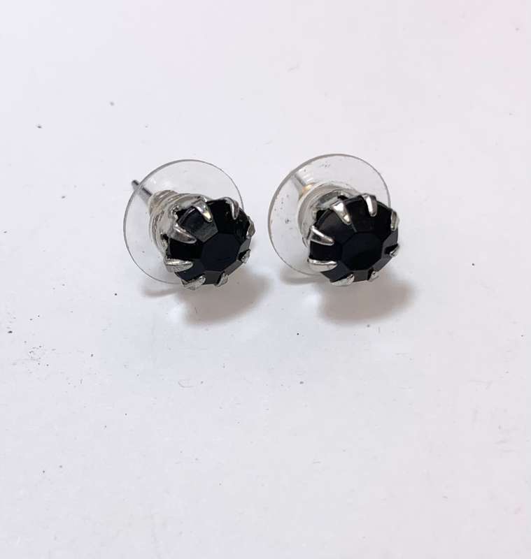 Earrings - Silver Colour Claw Studs With Black Stone #ML809 R295.00 | Dimensions: 17mm x 8mm