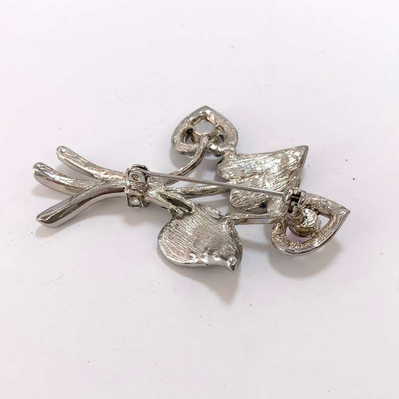 Brooch - Flower Bouquet With Blue, Pink and White Stones. Silver Colour #ML1126 R295.00 | Dimensi...