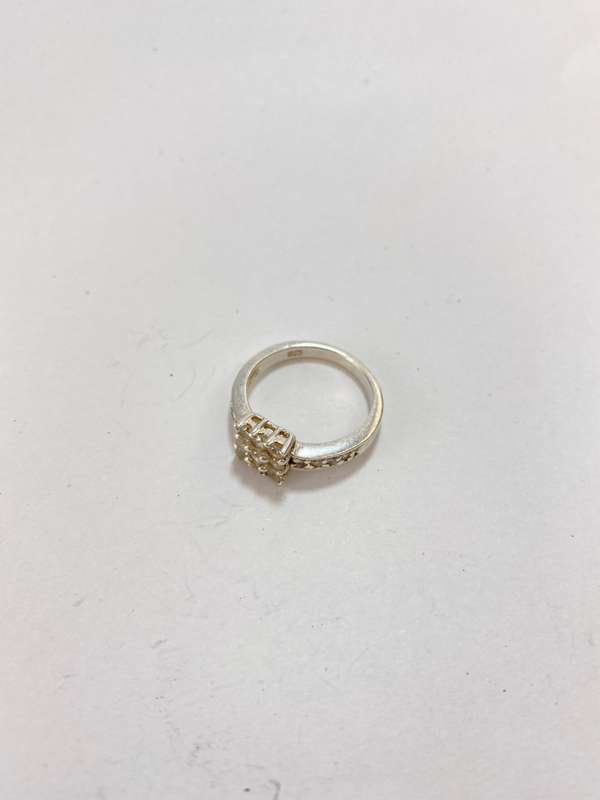 Ring - 925 Silver Ring With Central Square, White Stones #ML1174 R695.00 | Dimensions: Ring Size M