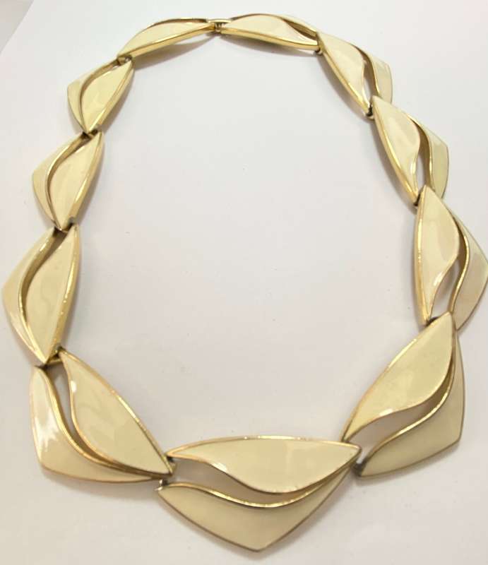 Necklace - 'Trifari' Necklace / Choker. Gold and Cream Coloured #ML1191R495.00 | Dimensions: 480...