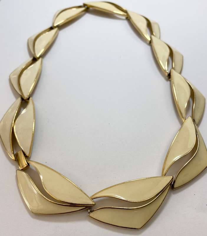 Necklace - 'Trifari' Necklace / Choker. Gold and Cream Coloured #ML1191R495.00 | Dimensions: 480...