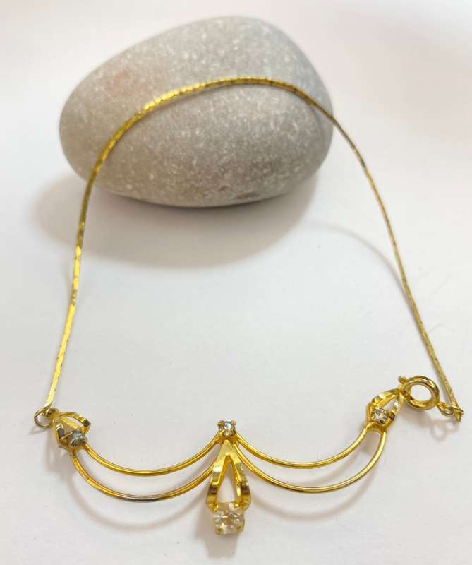 Bracelet - 3 white diamante on pendant link. Gold Colour #ML1207 R195.00 | Dimensions: 240mm