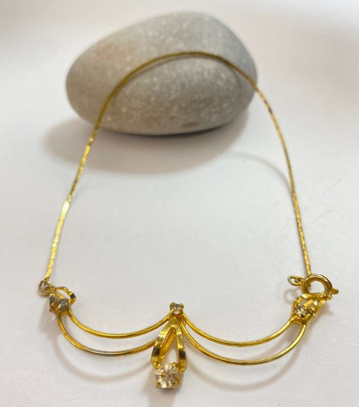 Bracelet - 3 white diamante on pendant link. Gold Colour #ML1207 R195.00 | Dimensions: 240mm