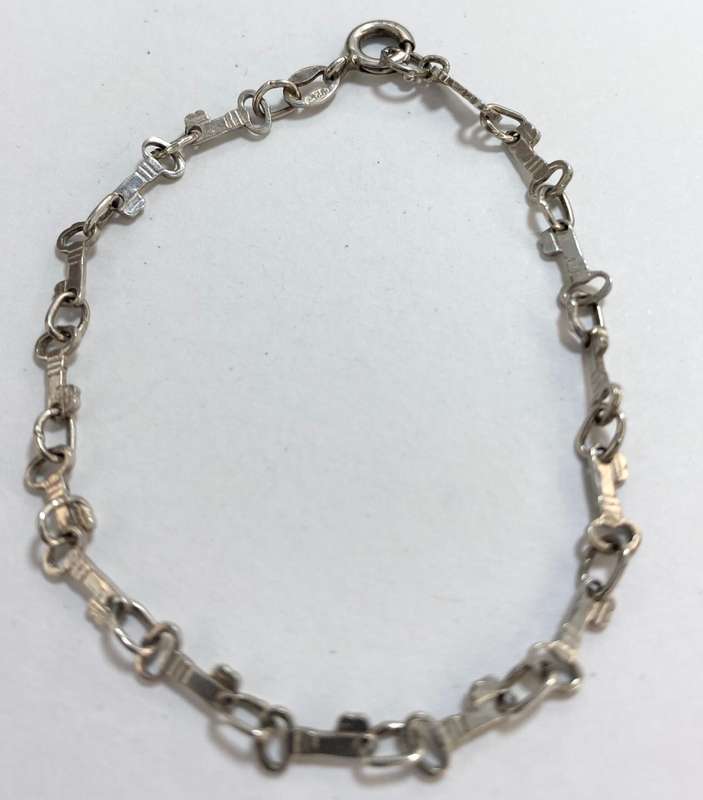 Bracelet - 925 Silver Small Bracelet With Dainty Key Shaped Links #ML1215  | Dimensions: 155mm