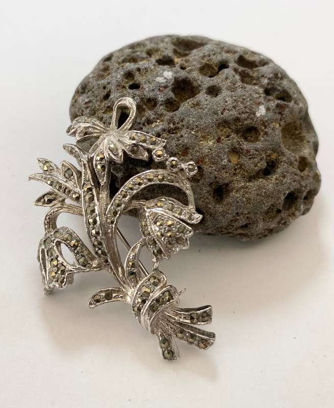 Brooch - Vintage Marcasite with Flowers and Leaves #ML1221 | Dimensions: 45mm x 35mm