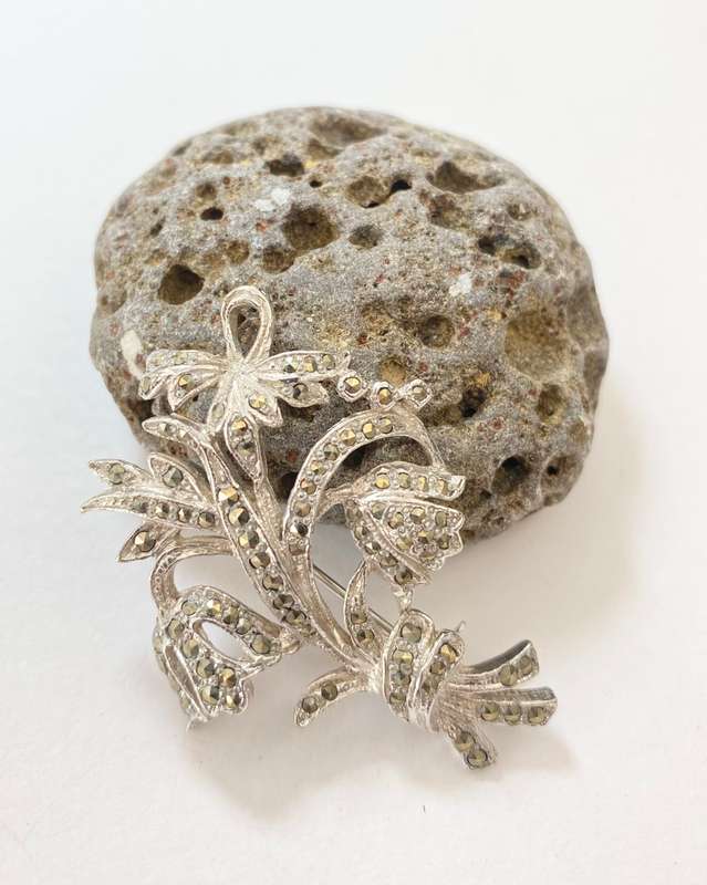 Brooch - Vintage Marcasite with Flowers and Leaves #ML1221 | Dimensions: 45mm x 35mm