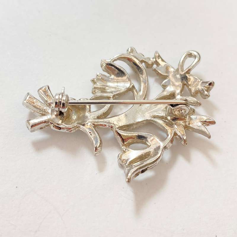 Brooch - Vintage Marcasite with Flowers and Leaves #ML1221 | Dimensions: 45mm x 35mm