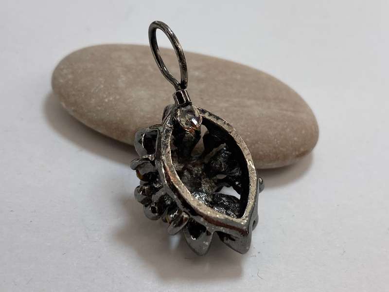 Pendant - Flower with diamante. Gunmetal Colour #ML1242 R195.00 | Dimensions: 33mm x 18mm