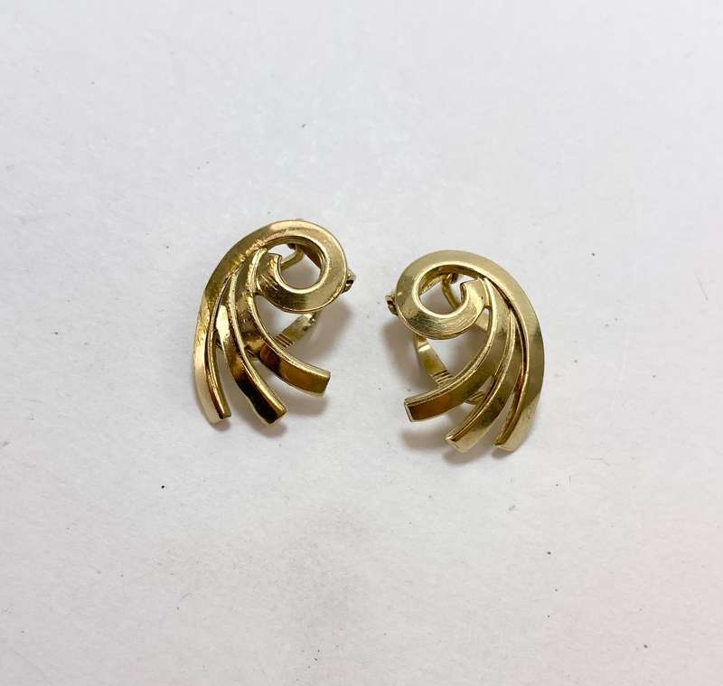 Earrings - Triple Twirl Style. 14kt Plum Gold Plated #ML1272 R550.00 | Dimensions: 19mm x 15mm