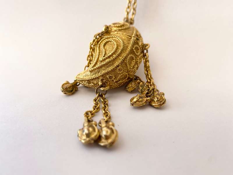 Necklace - Vintage Estee Lauder Azuree Solid Perfume Holder On Chain. Gold Coloured