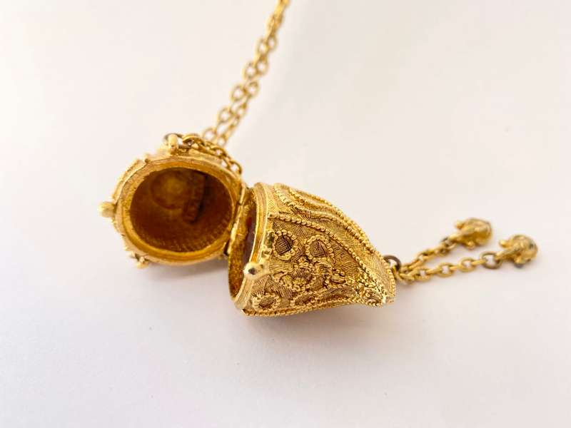 Necklace - Vintage Estee Lauder Azuree Solid Perfume Holder On Chain. Gold Coloured