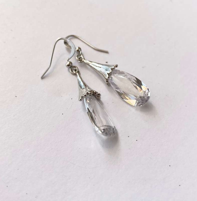 Earrings - Teardrop with Clear Diamante Stone. Silver Colour #ML1321