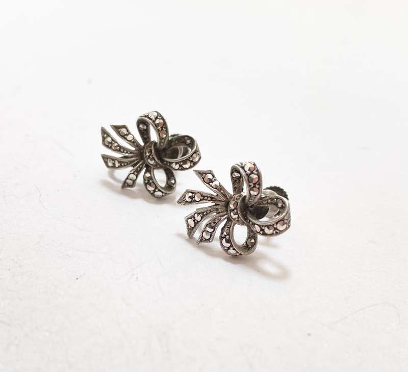 Earrings - Sterling Silver Marcasite Screw-On Earrings. Ribbon Style #ML1364