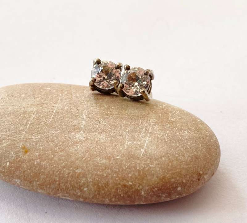 Earrings - Studs With Clear White Round Crystal. Silver Colour #ML1423