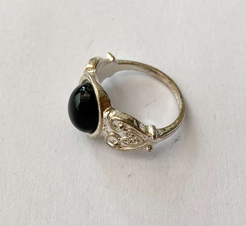 Ring - Band With Black Centre Bead. Silver Colour #ML1437