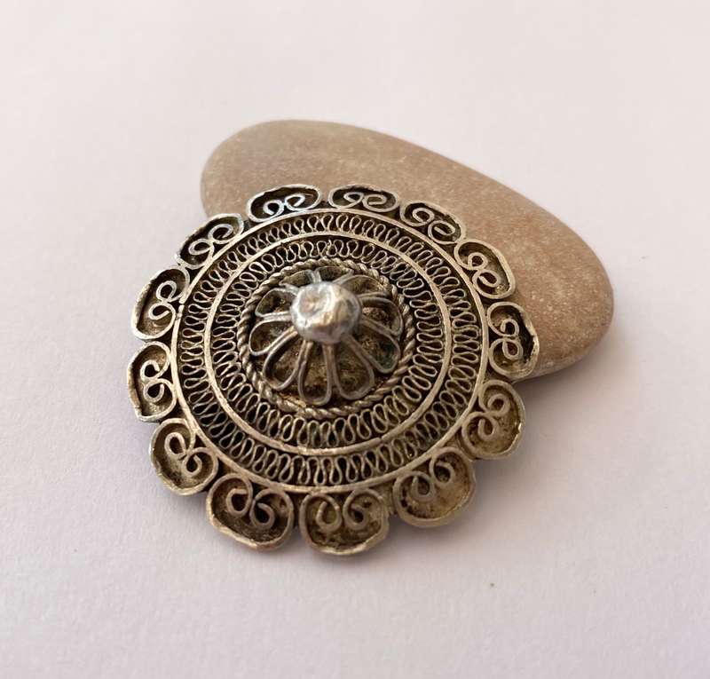 Brooch - Vintage Folded Twist Design. Silver Colour. Made In Israel #ML1440