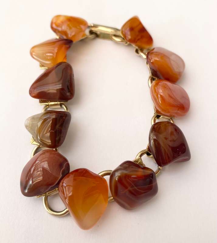 Bracelet - Agate Stones on Gold Coloured Chain #ML1443