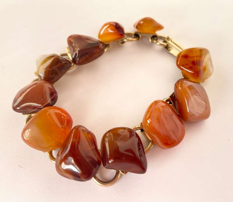 Bracelet - Agate Stones on Gold Coloured Chain #ML1443