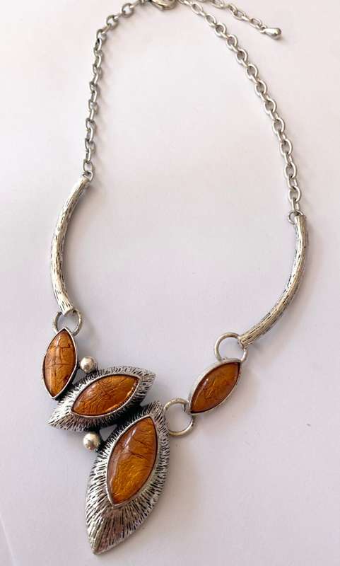 Necklace - Pendant With Orange Stones Attached to Silver Chain #ML1444