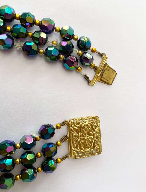 Necklace - Vintage Chromatic Beads With Gold Colour Clasp #ML1447