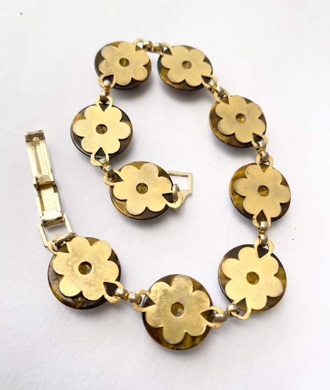Bracelet - Tigers Eye Stones on Gold Coloured Links #ML1456
