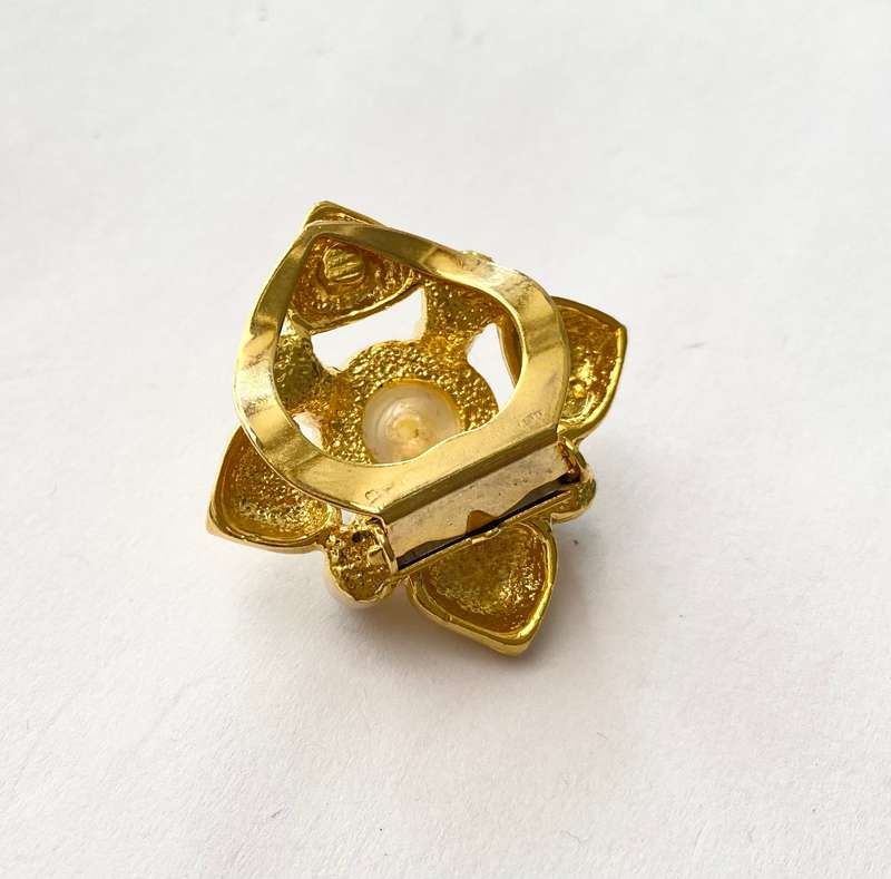 Scarf Clip - Faux Pearls on Gold Colour Clip #ML1459