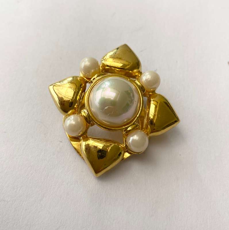 Scarf Clip - Faux Pearls on Gold Colour Clip #ML1459
