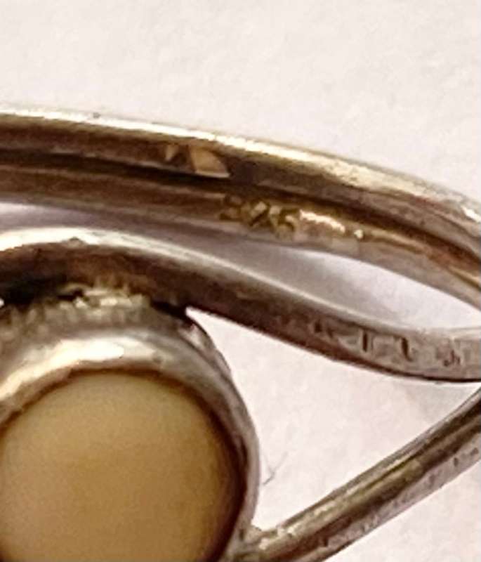 Ring - 925 Silver. White Stone #ML1462