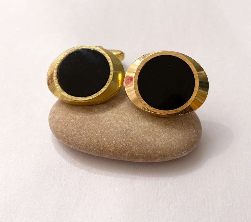 Cufflinks - Oval Shape With Onyx Stone. Gold Plated #ML1467