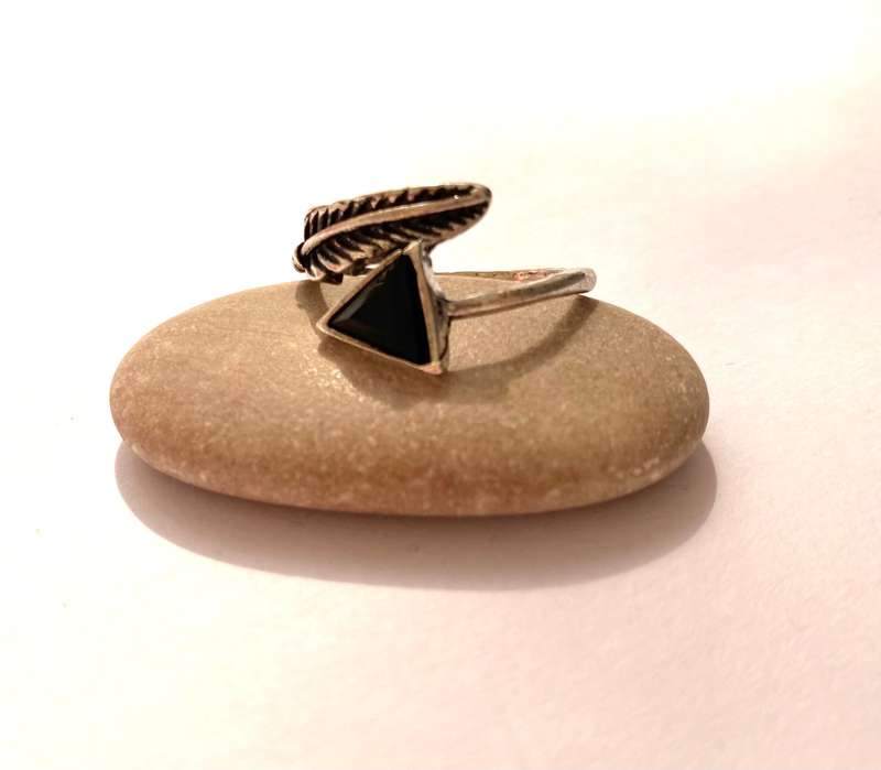Ring - Black Arrow and Leaf Wrap Band. Silver Colour