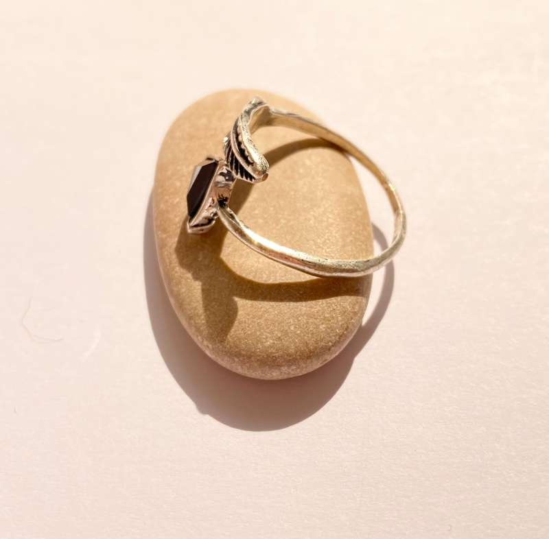 Ring - Black Arrow and Leaf Wrap Band. Silver Colour