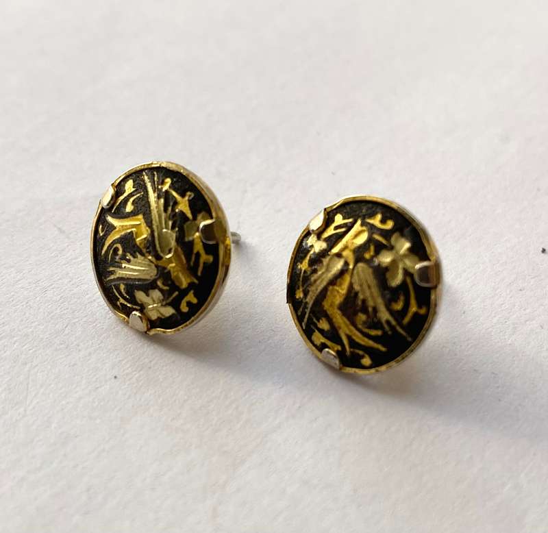 Earrings - Vintage Engraved Sparrow Detail Studs. Gold Colour #ML1487