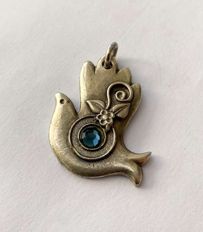 Pendant - Dove Pendant. Dior. Blue Centre Stone. Flower and Leaves. Silver Colour #ML1493