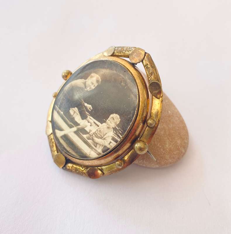 Brooch - Antique Victorian Double Sides Swivel Mourning Brooch. Pinchbeck Frame. Missing stud on ...
