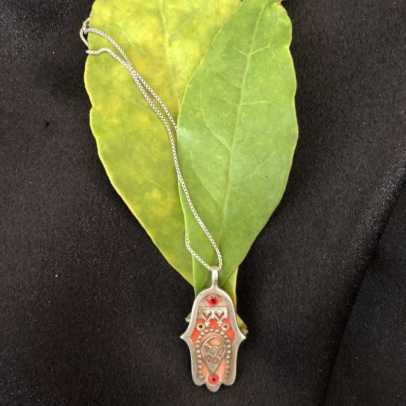 Necklace - .925 Silver Hamsa on Chain with Small Red & White Stones #ML085